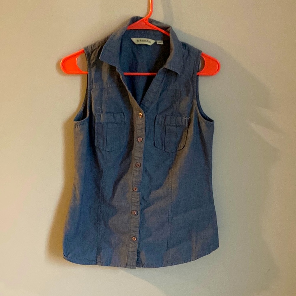 Saint John’s Bay medium button down tank top, 100% cotton, faux denim style